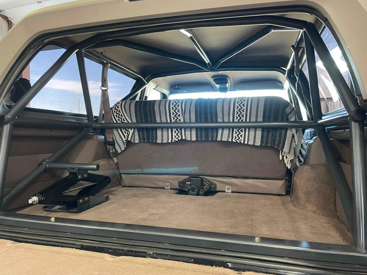 Off-Road Scissor Jack